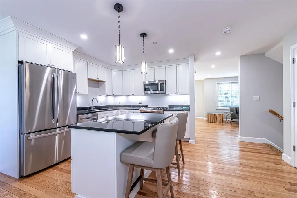 115 Forestedge Way Manchester NH 03102