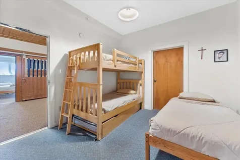 35 Fawn Ledge Lane Jamaica VT 05343