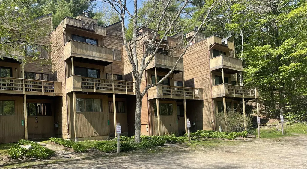 136 Grand Hollow Road Warren VT 05674