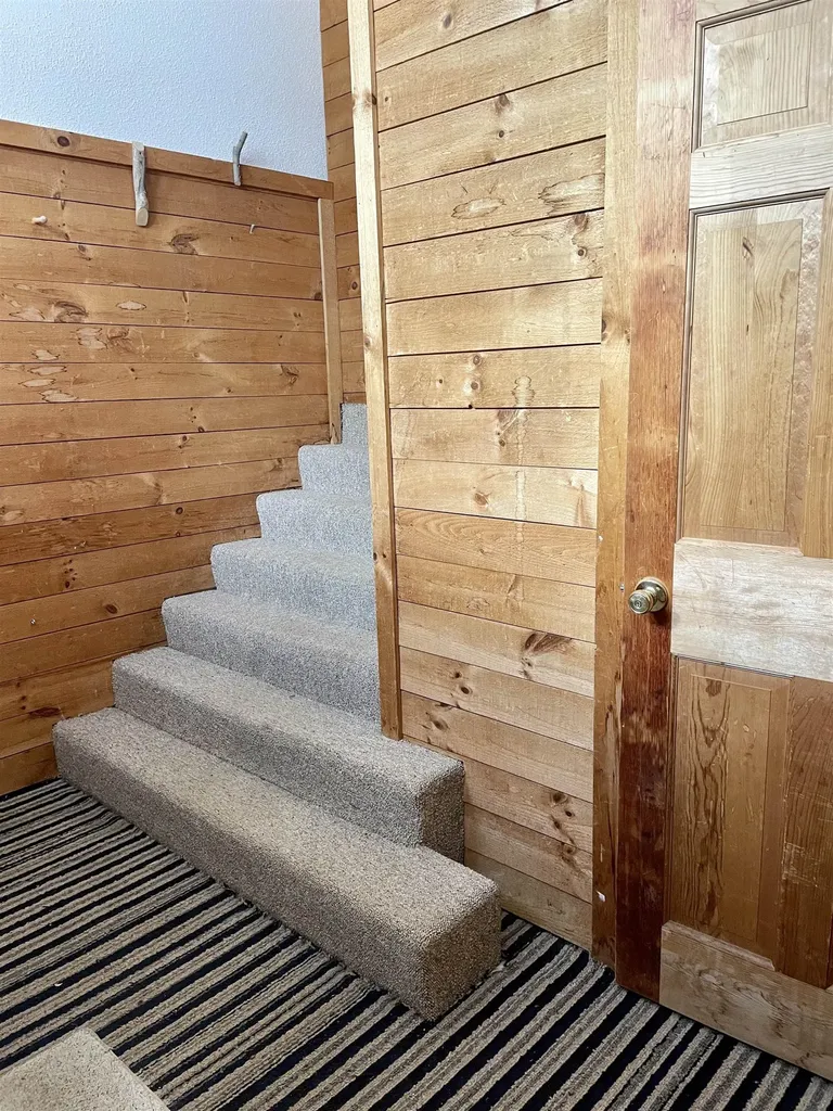 136 Grand Hollow Road Warren VT 05674