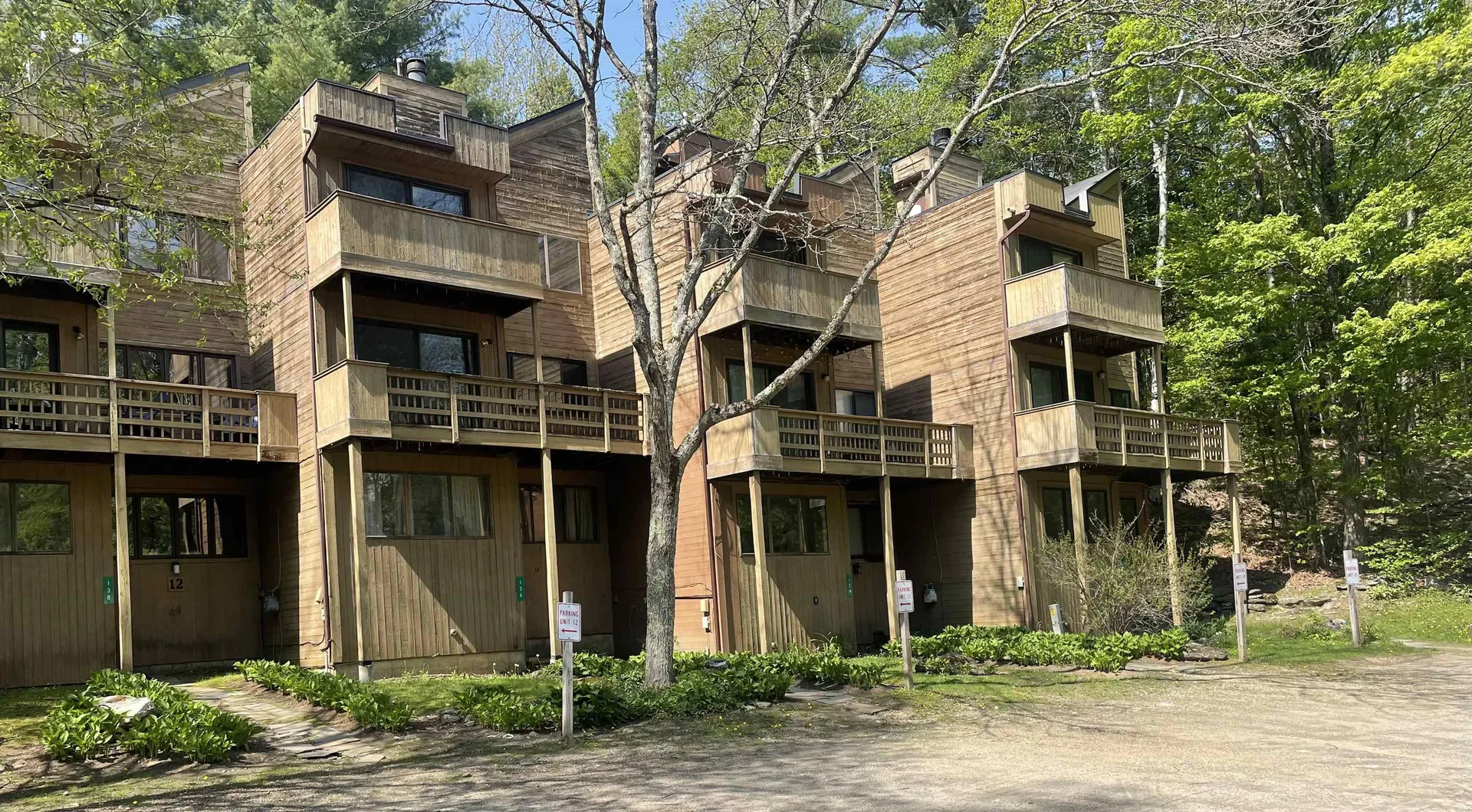 136 Grand Hollow Road Warren VT 05674