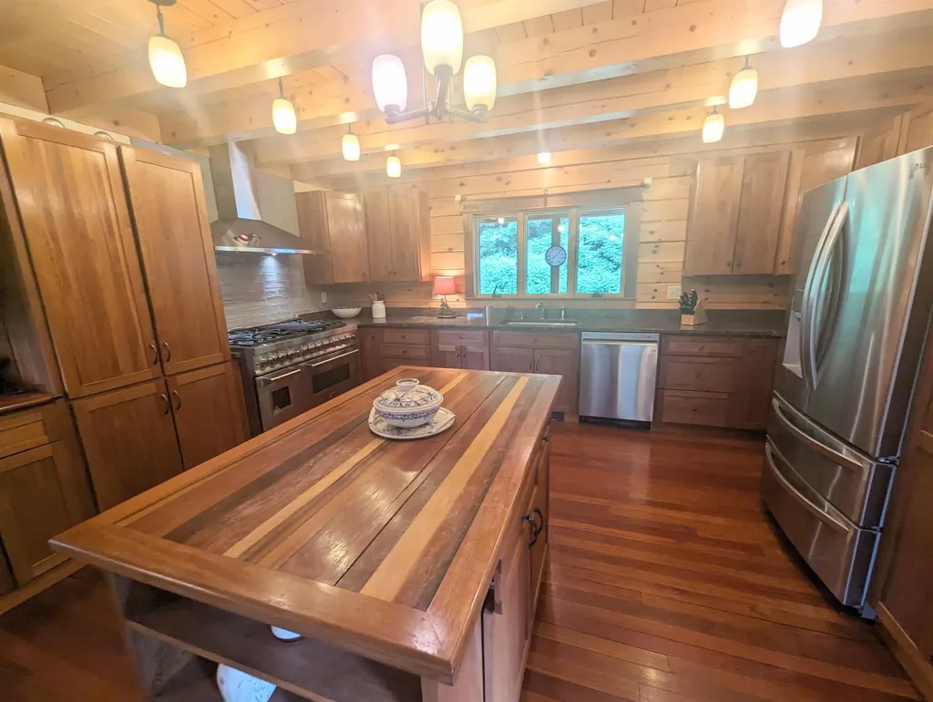 187 East Hill Road Woodbury VT 05681