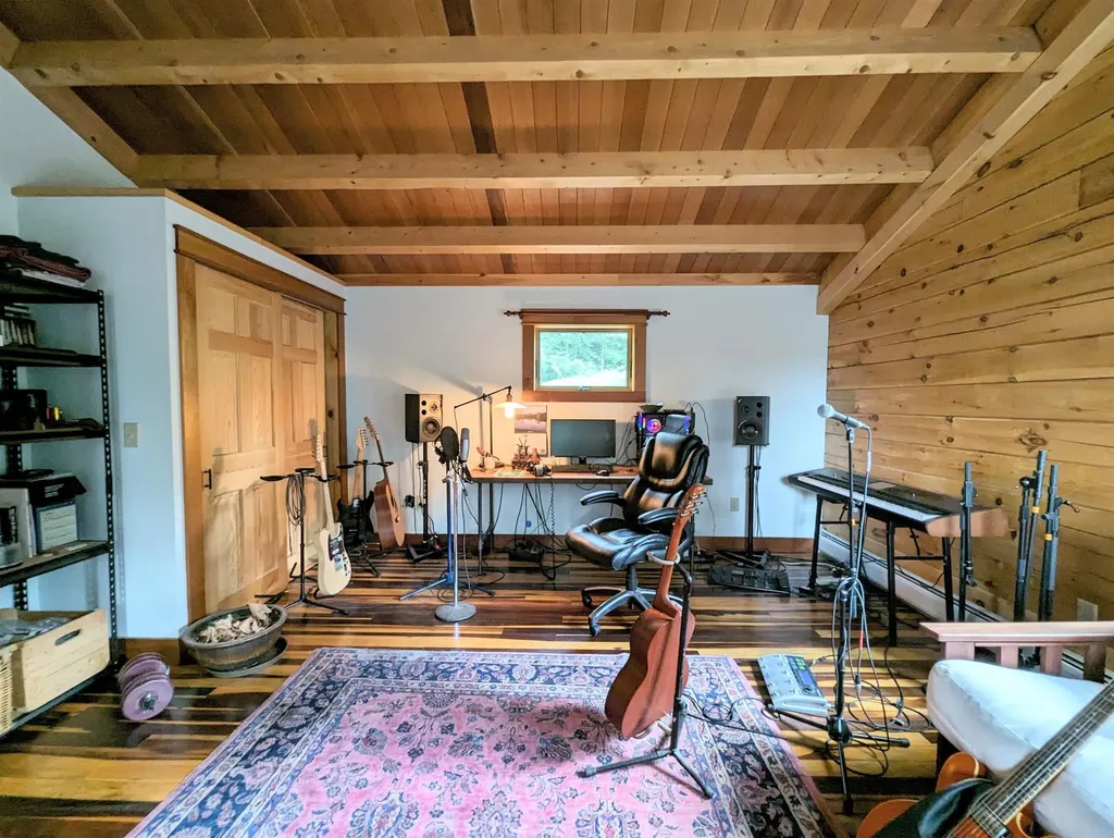 187 East Hill Road Woodbury VT 05681