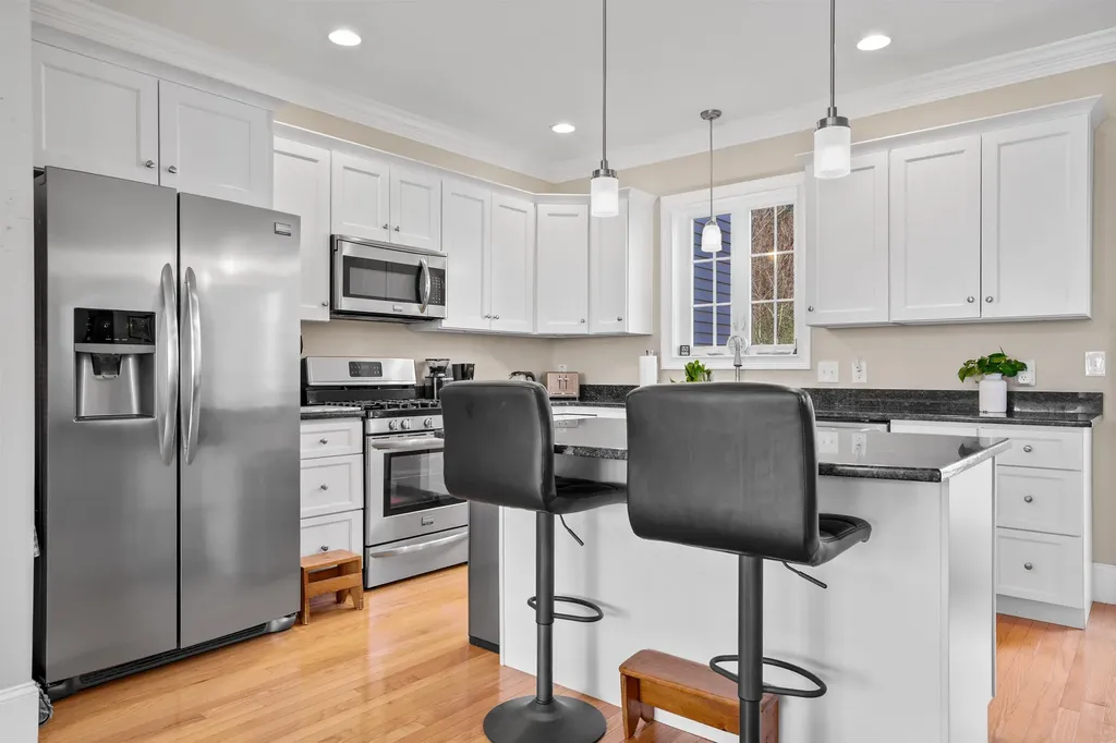 28 Acadia Lane Exeter NH 03833