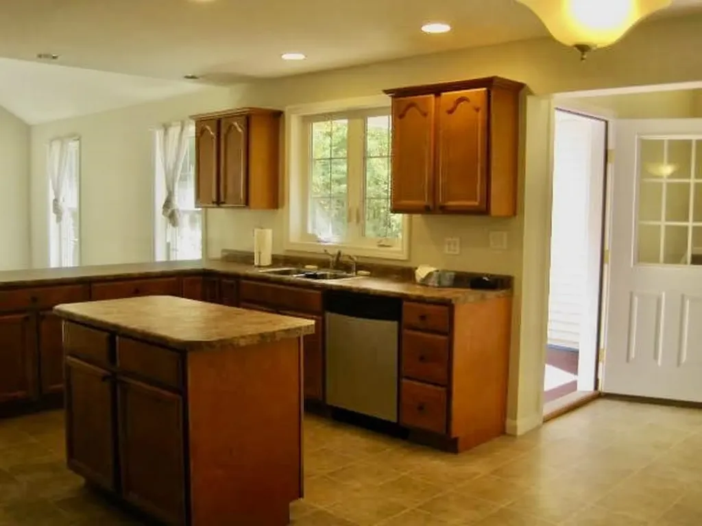 114 Steppingstones Road Lee NH 03861
