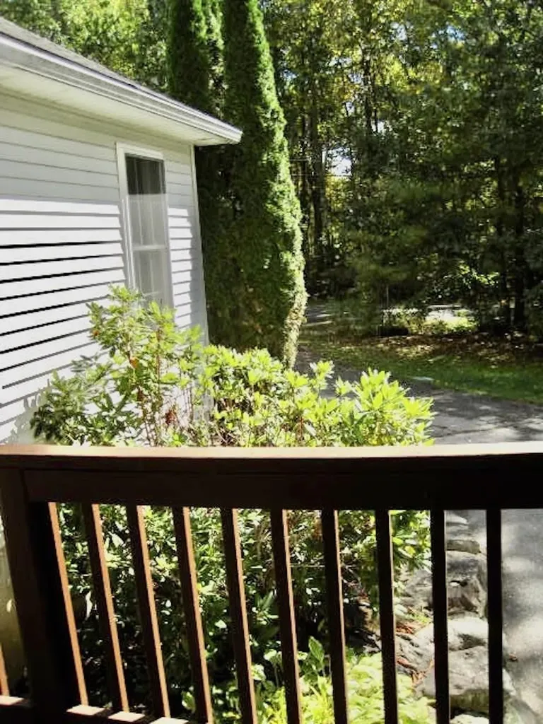 114 Steppingstones Road Lee NH 03861