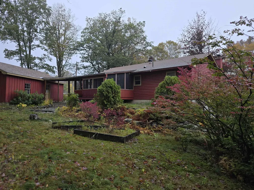 870 Cummings Road Chester VT 05143