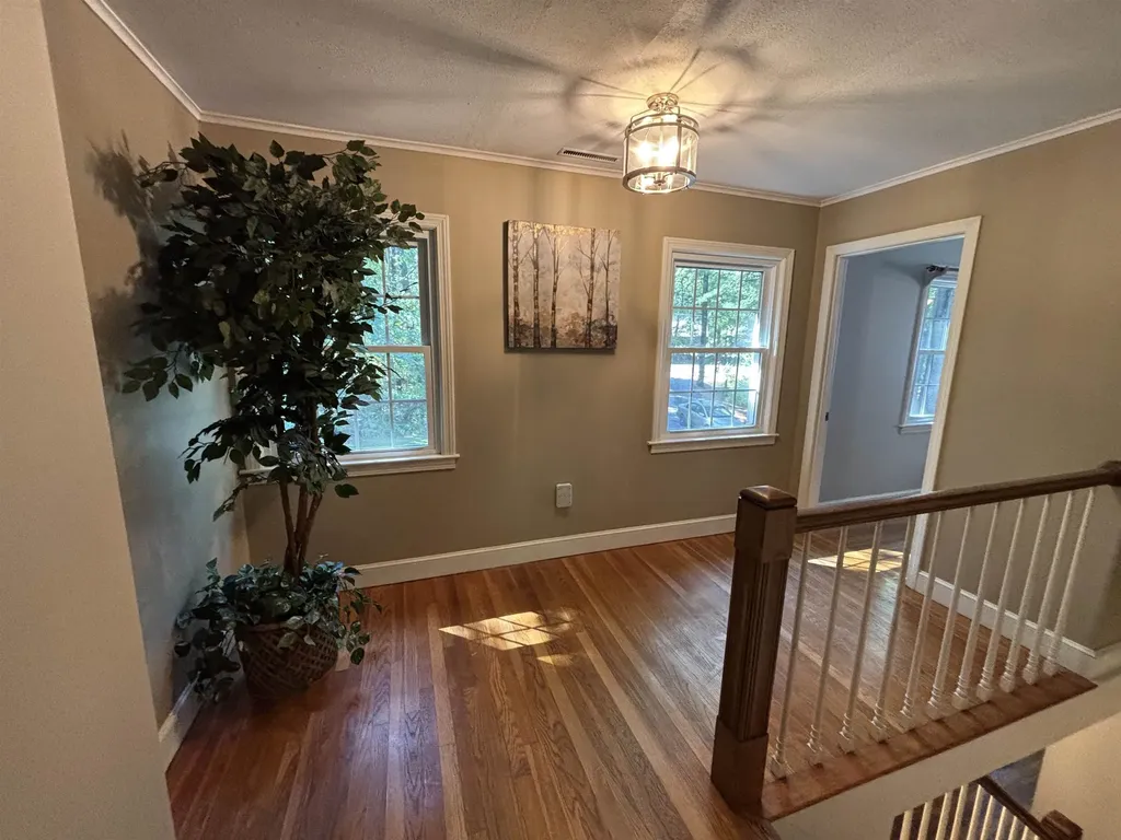 38 Piscataqua Road Dover NH 03820-5205