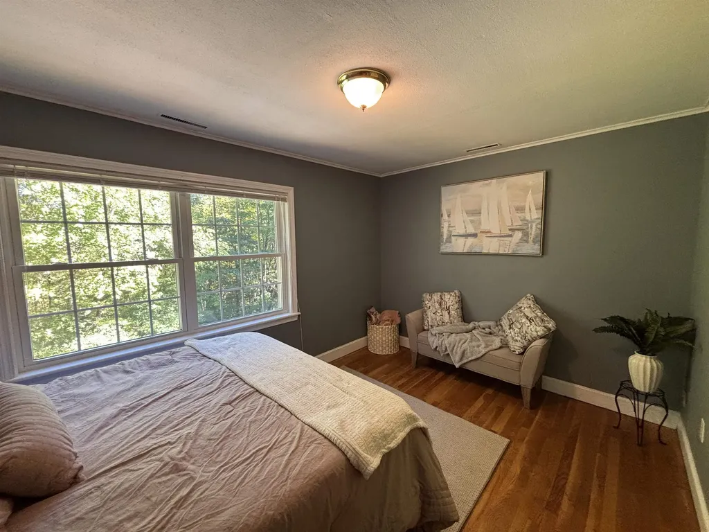 38 Piscataqua Road Dover NH 03820-5205