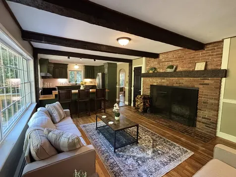 38 Piscataqua Road Dover NH 03820-5205