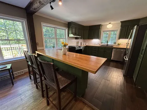 38 Piscataqua Road Dover NH 03820-5205