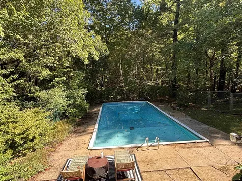 38 Piscataqua Road Dover NH 03820-5205