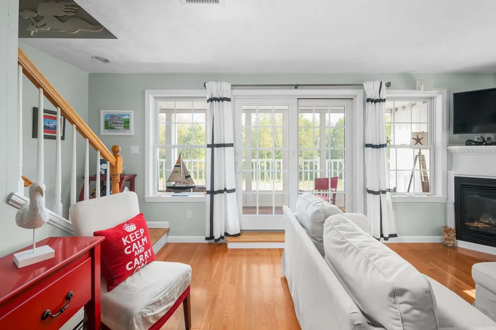 1413 Post Road Wells ME 04090-4517