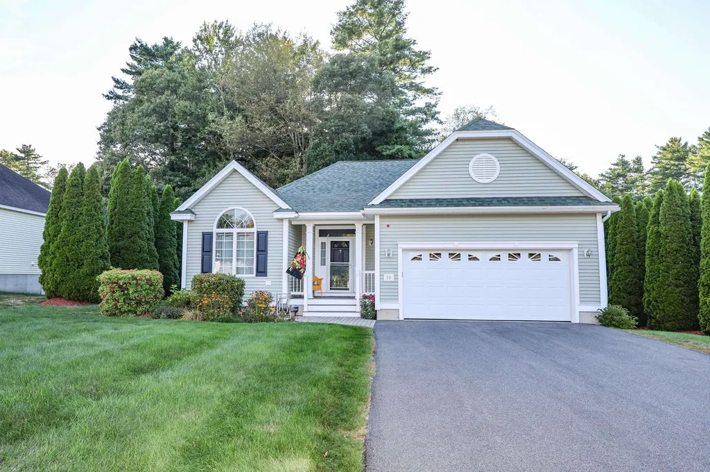 59 Sawgrass Circle Londonderry NH 03053