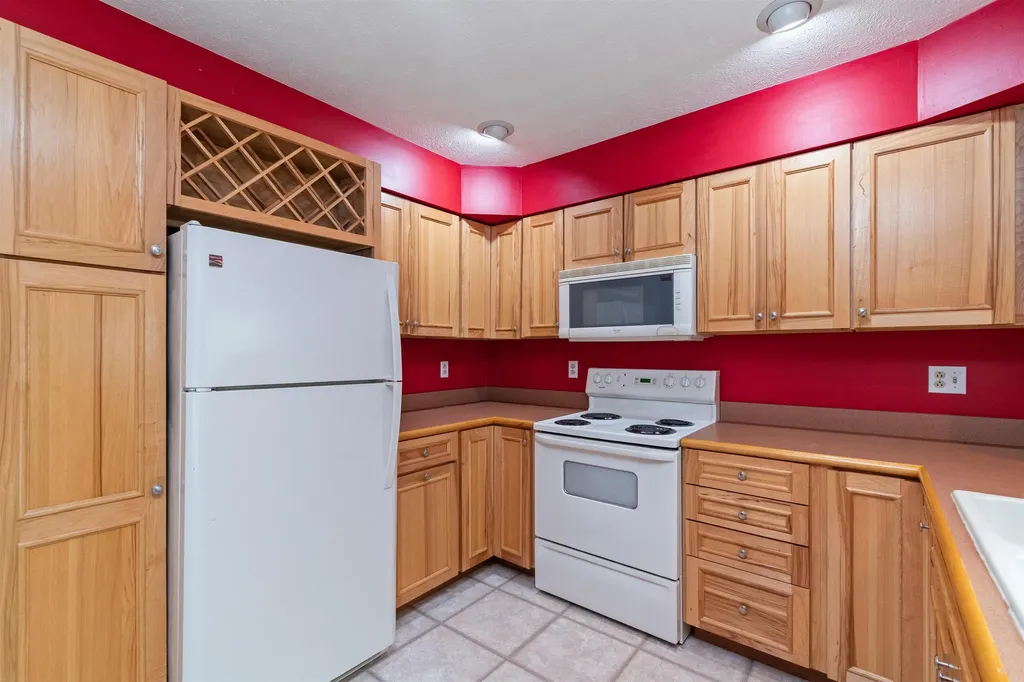 10 Kim Lane Milton VT 05468