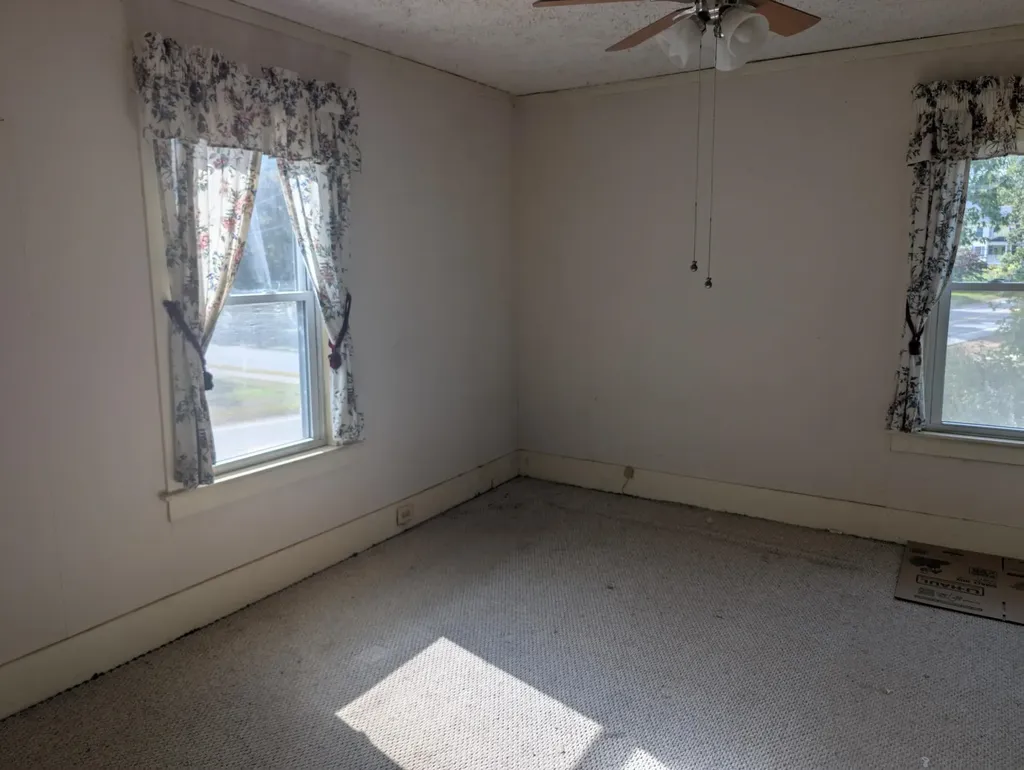 27 Highland Street Rochester NH 03868