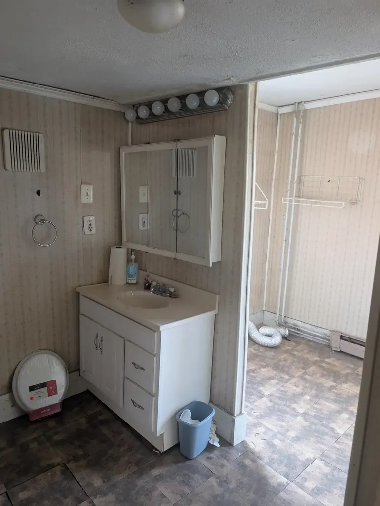 27 Highland Street Rochester NH 03868