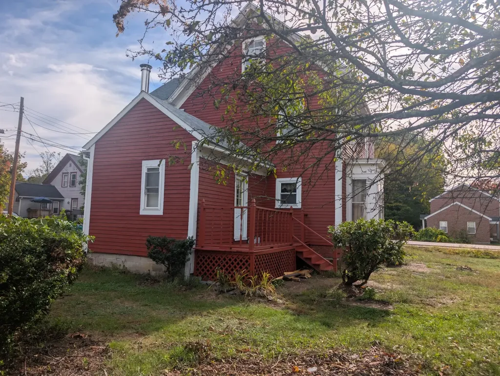 27 Highland Street Rochester NH 03868