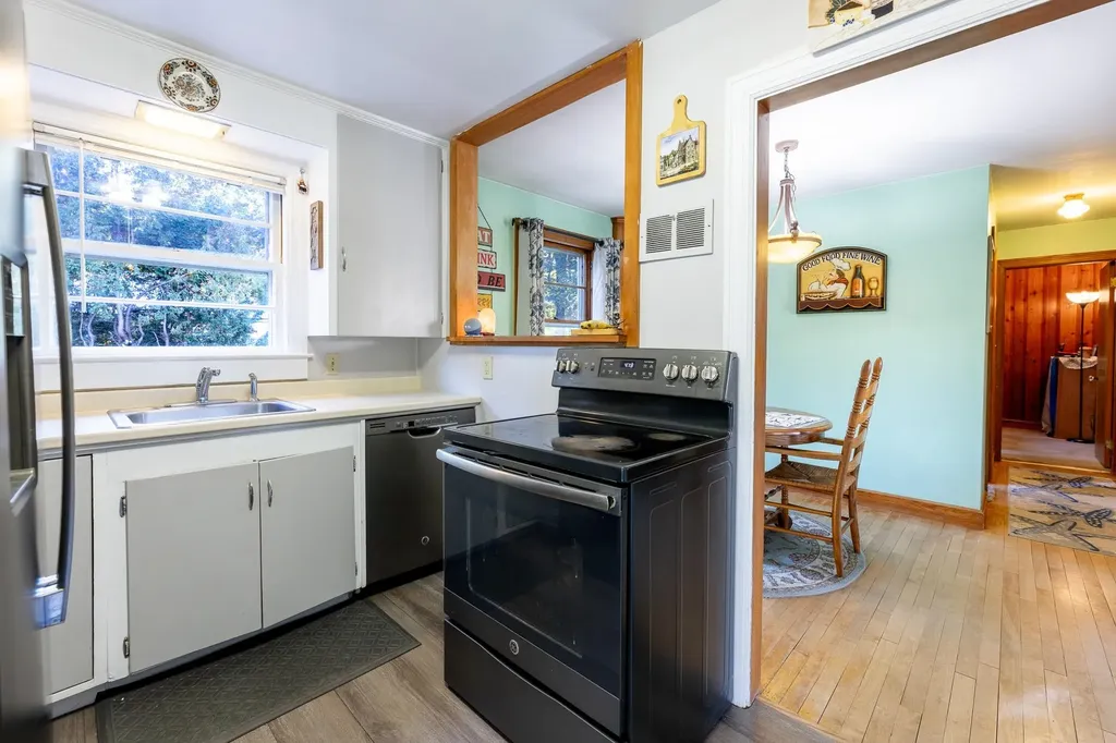 260 Highland Avenue Hartford VT 05001