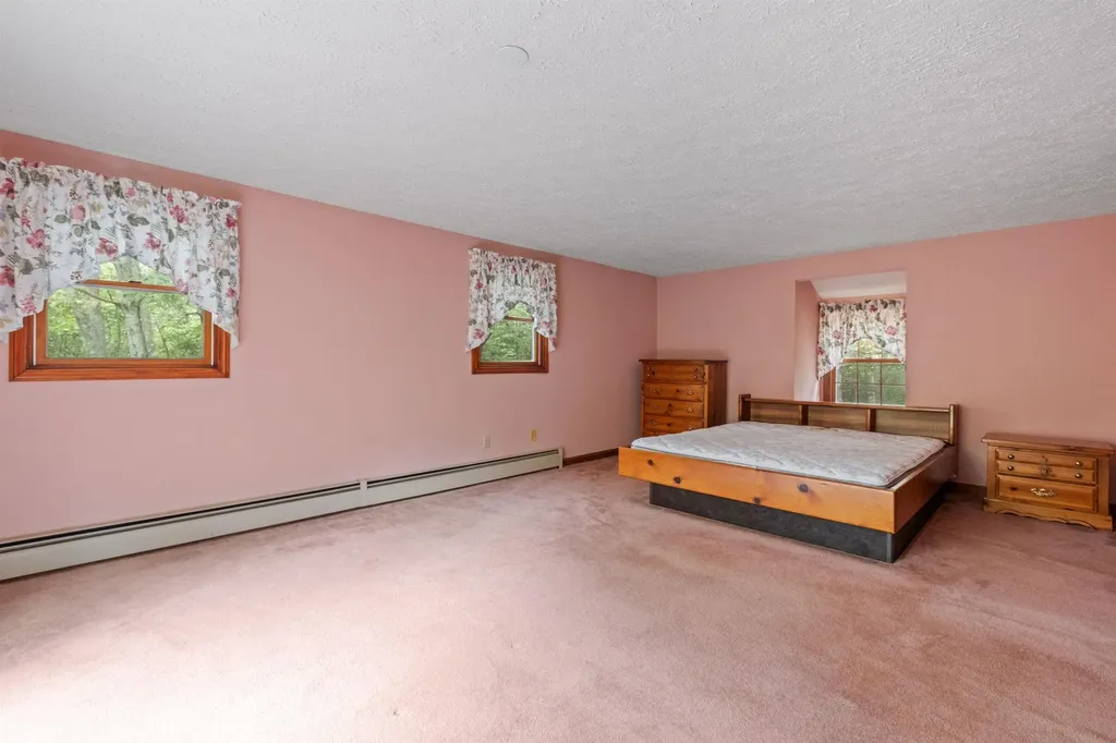 6 Whispering Pines Lane Northwood NH 03261