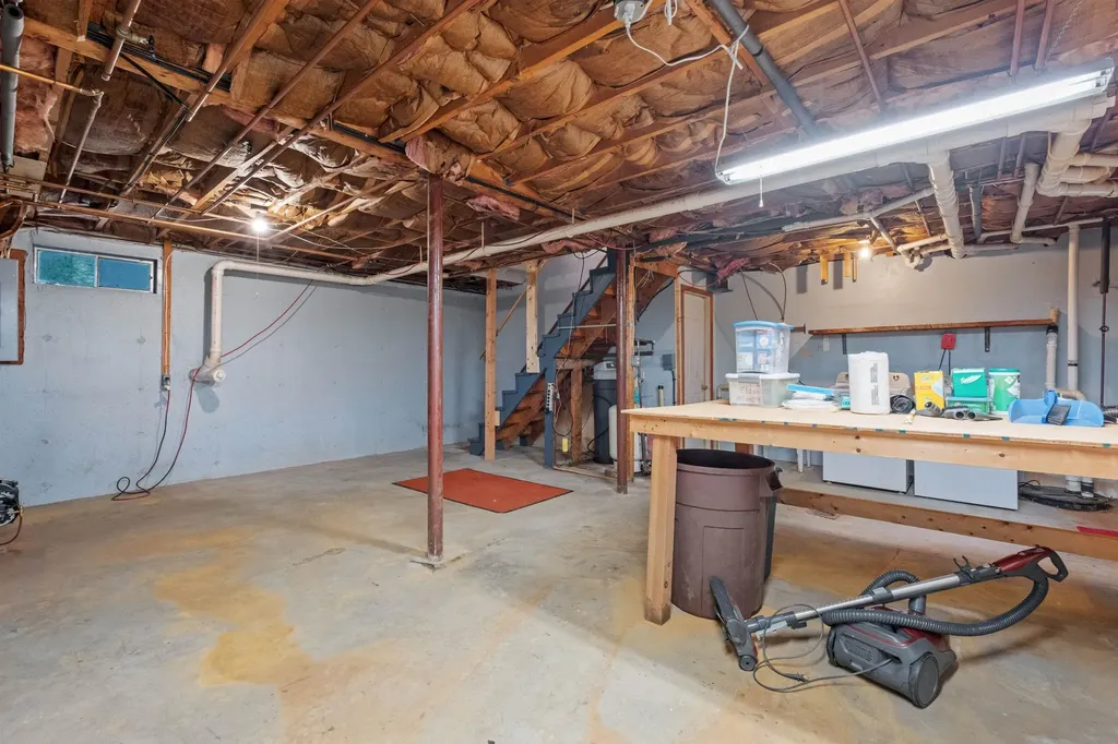 6 Whispering Pines Lane Northwood NH 03261