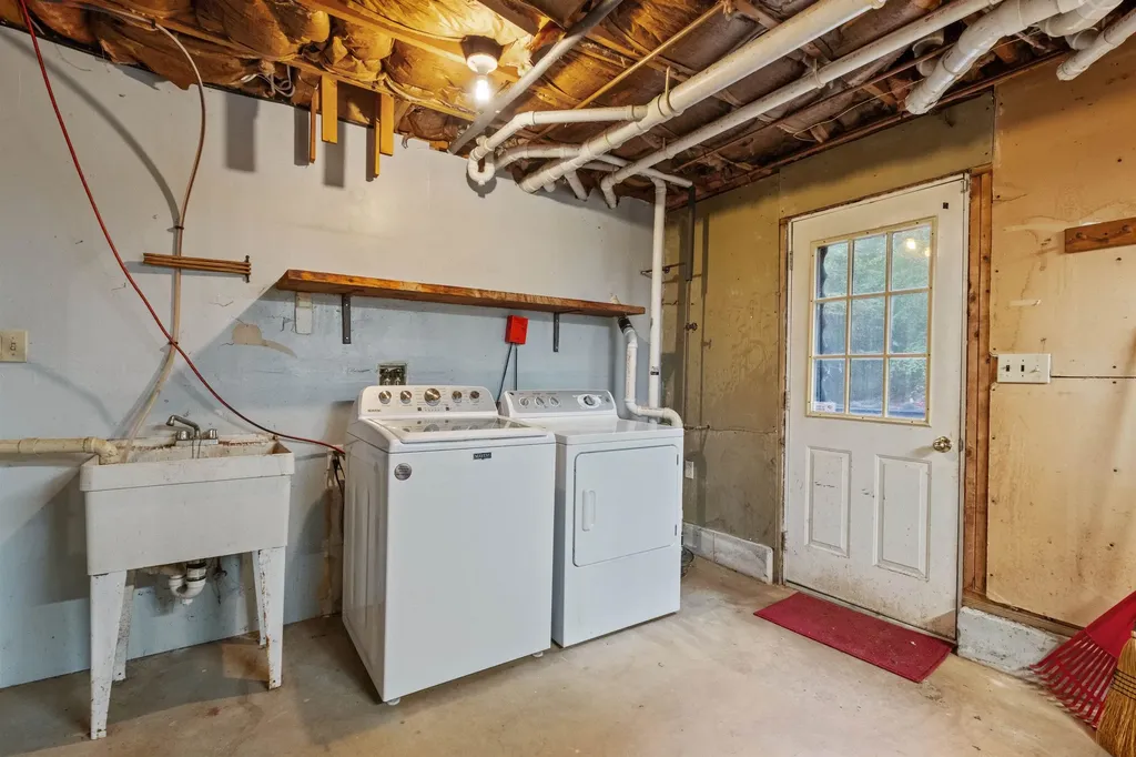 6 Whispering Pines Lane Northwood NH 03261