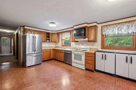 6 Whispering Pines Lane Northwood NH 03261