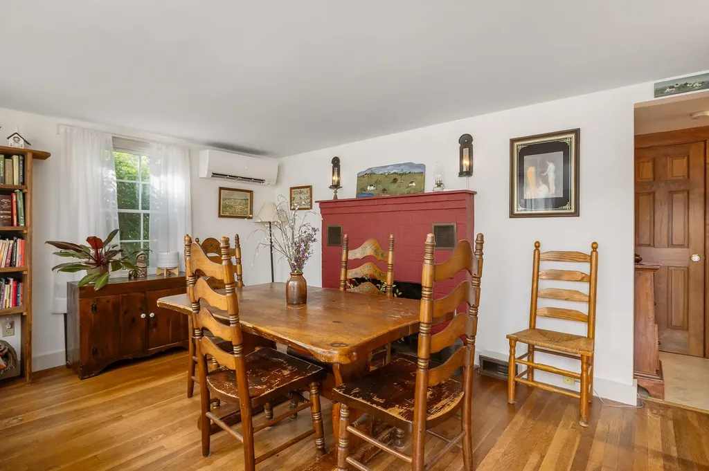 49 South Road North Hampton NH 03862