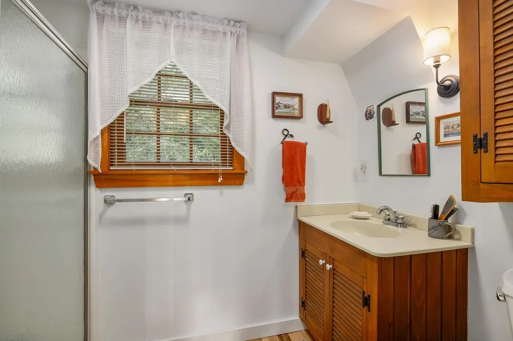 49 South Road North Hampton NH 03862