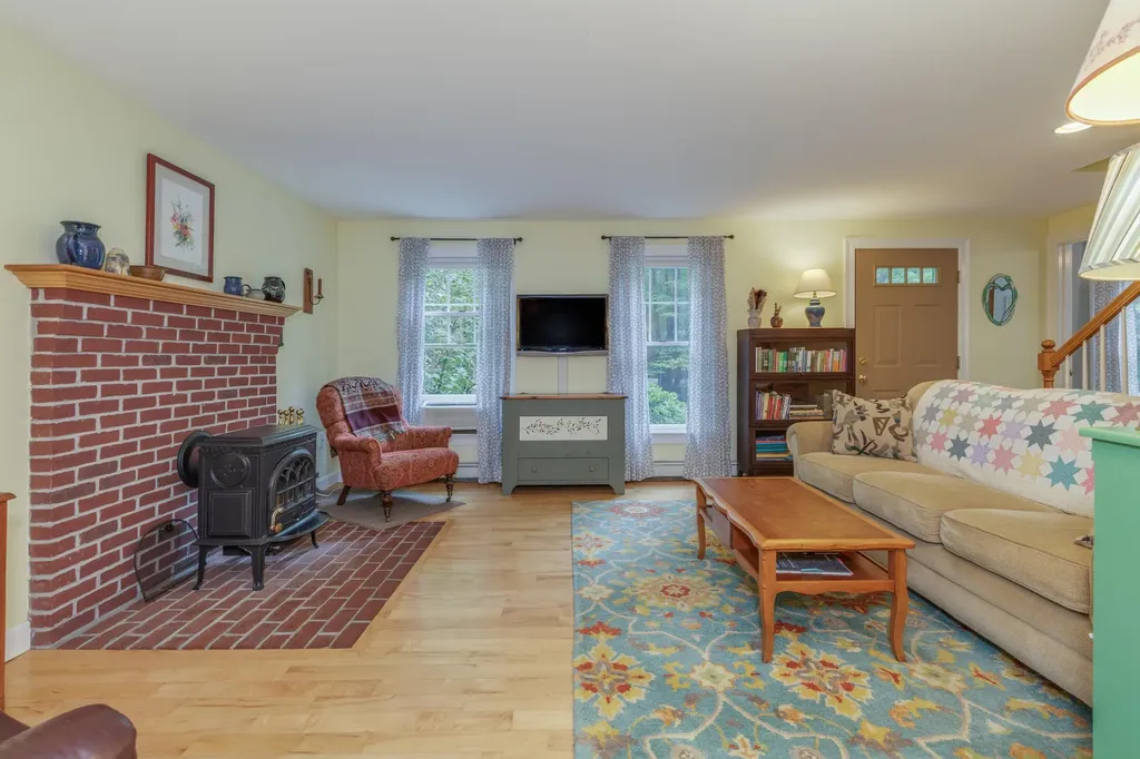 834 Borough Road Pembroke NH 03275