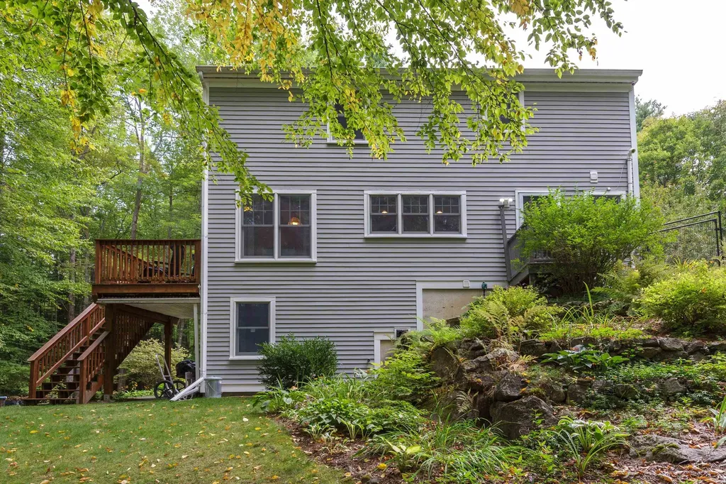 834 Borough Road Pembroke NH 03275