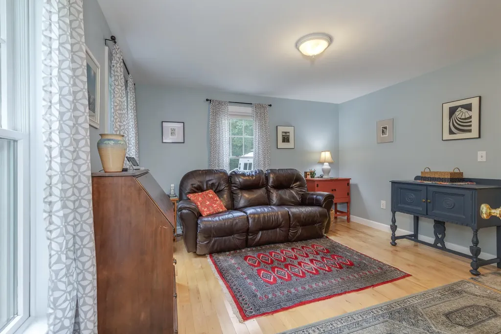 834 Borough Road Pembroke NH 03275