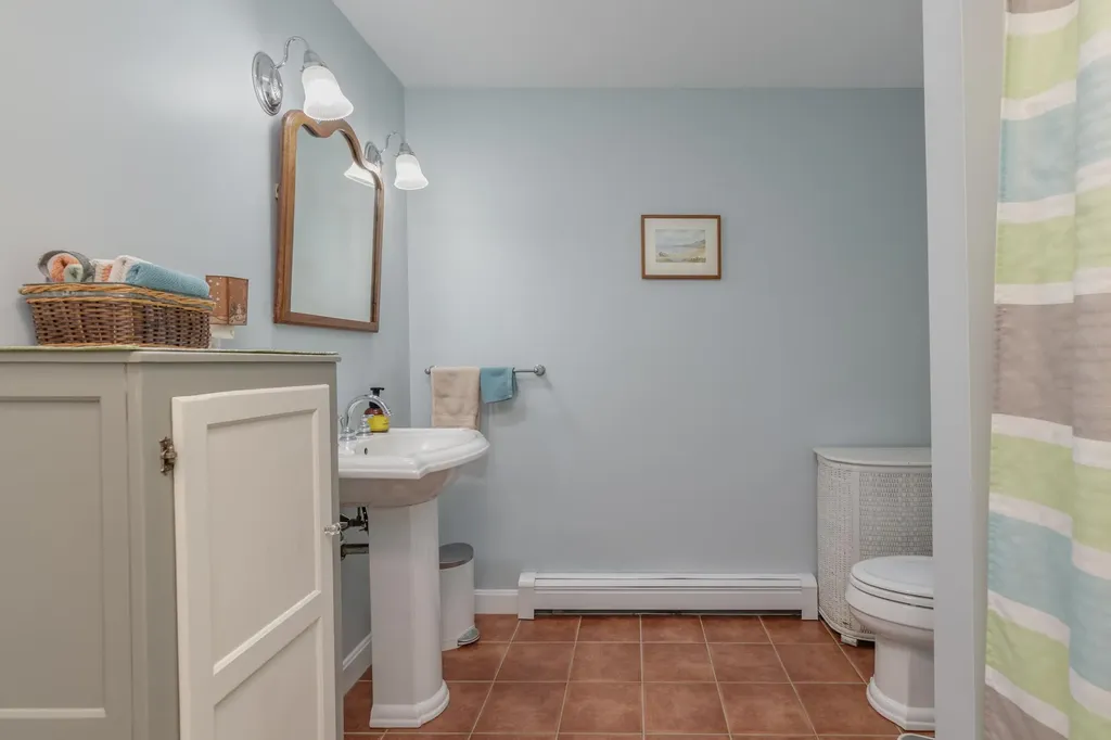 834 Borough Road Pembroke NH 03275