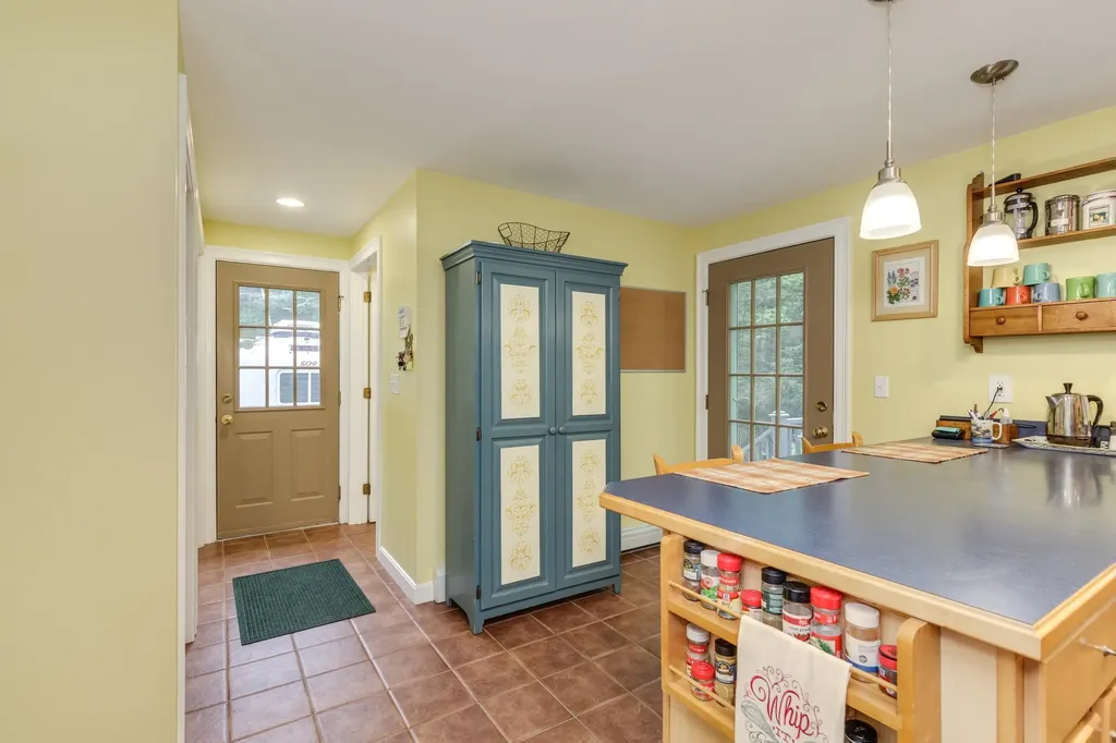 834 Borough Road Pembroke NH 03275