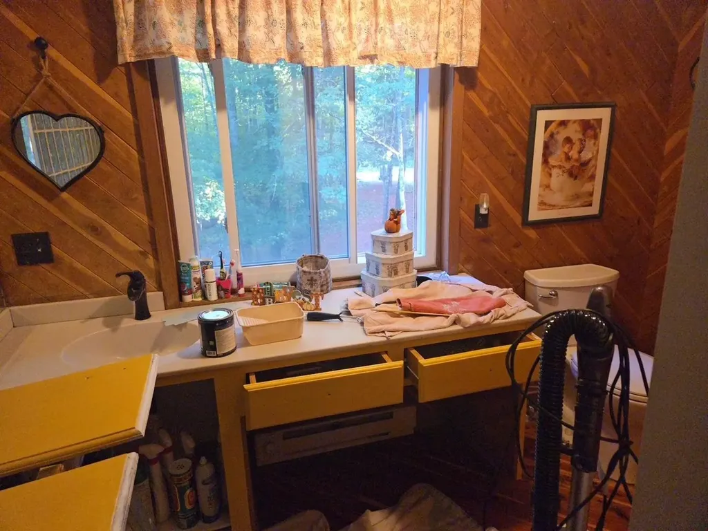 15 Fredwood Drive Chichester NH 03258