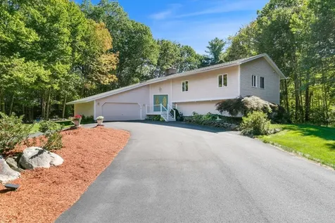 12 Oriole Road Windham NH 03087-1555