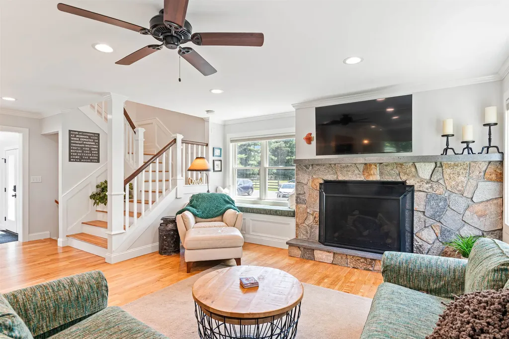 197 Middle Road Colchester VT 05446