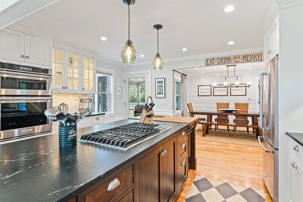 197 Middle Road Colchester VT 05446