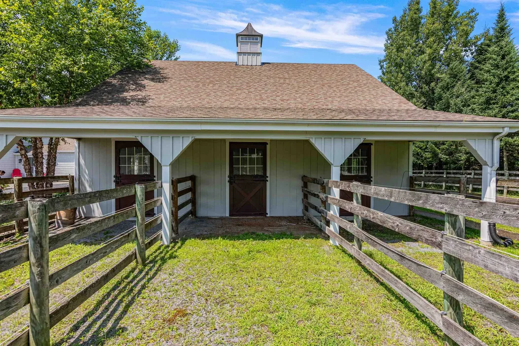 197 Middle Road Colchester VT 05446