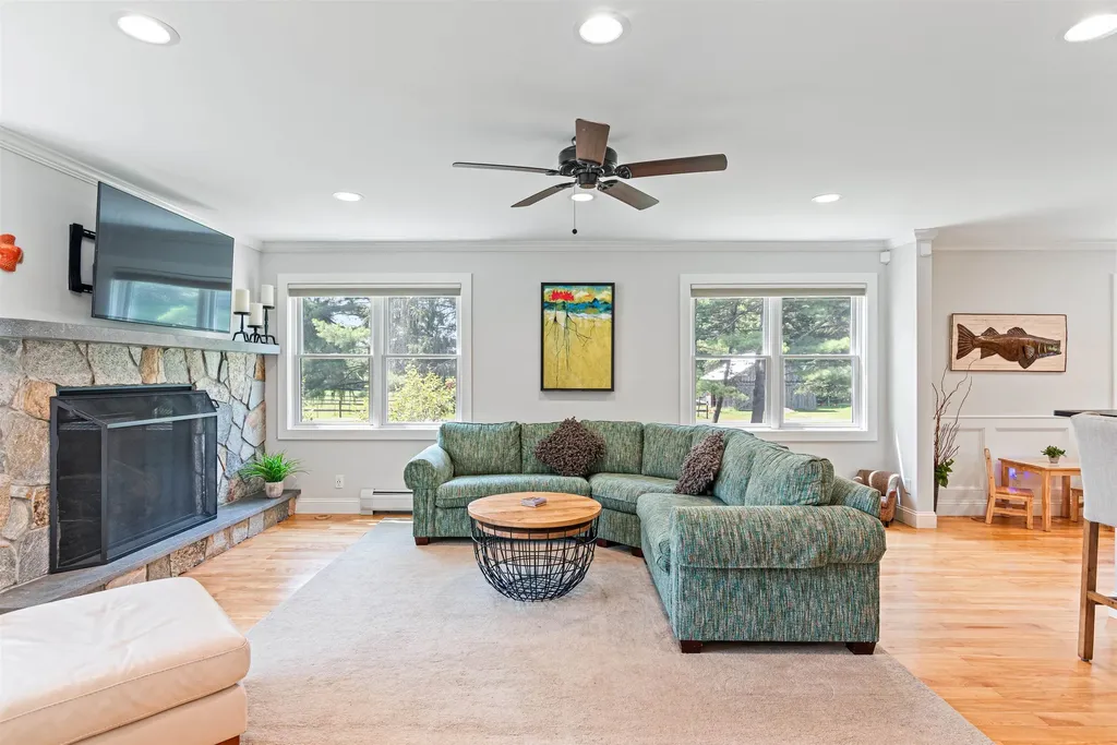 197 Middle Road Colchester VT 05446