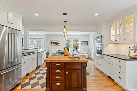 197 Middle Road Colchester VT 05446