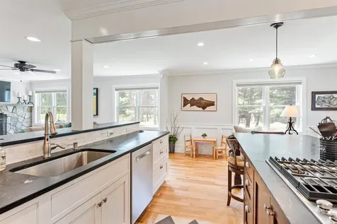 197 Middle Road Colchester VT 05446