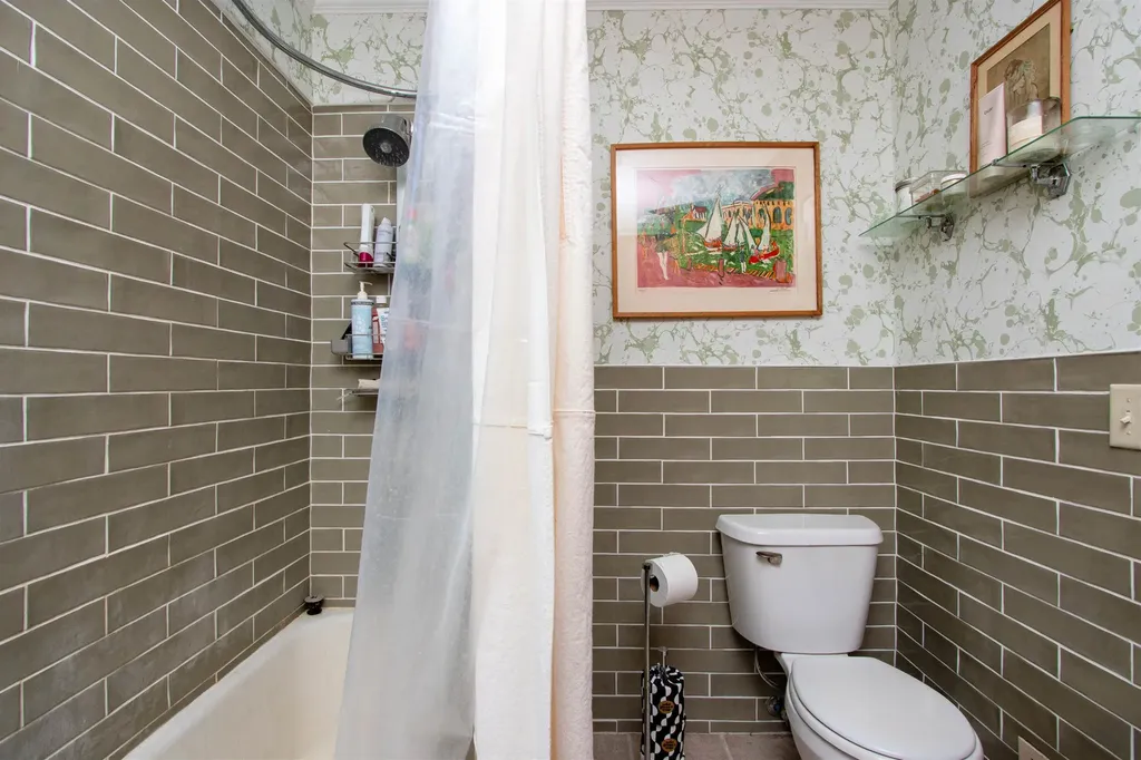 225 Charles Street Lyndon VT 05851