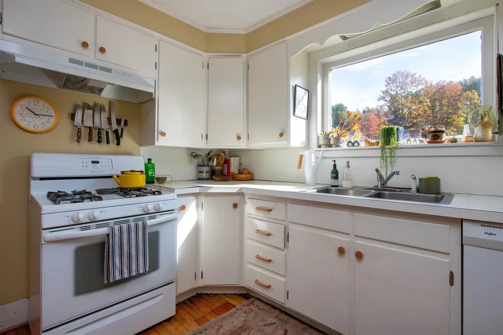 225 Charles Street Lyndon VT 05851