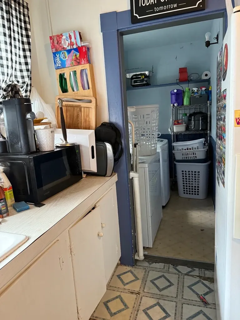 6 Ray Street Manchester NH 03104