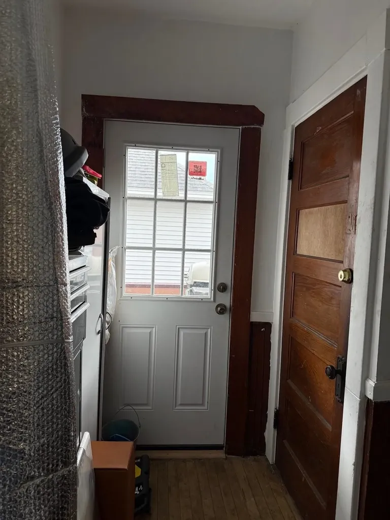 6 Ray Street Manchester NH 03104