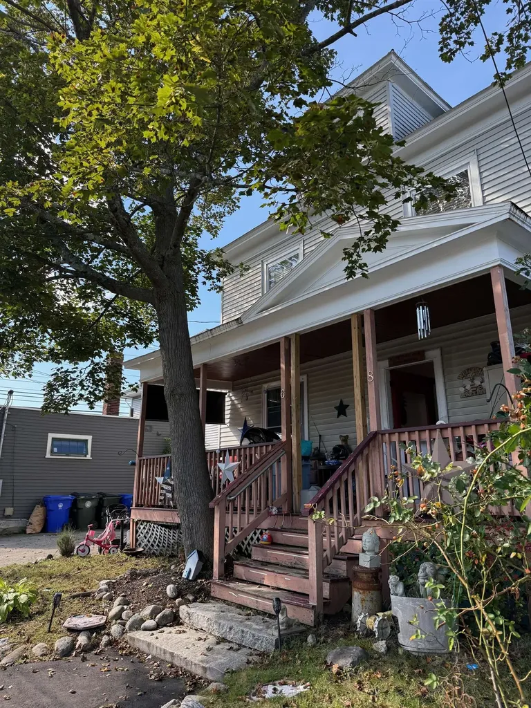 6 Ray Street Manchester NH 03104