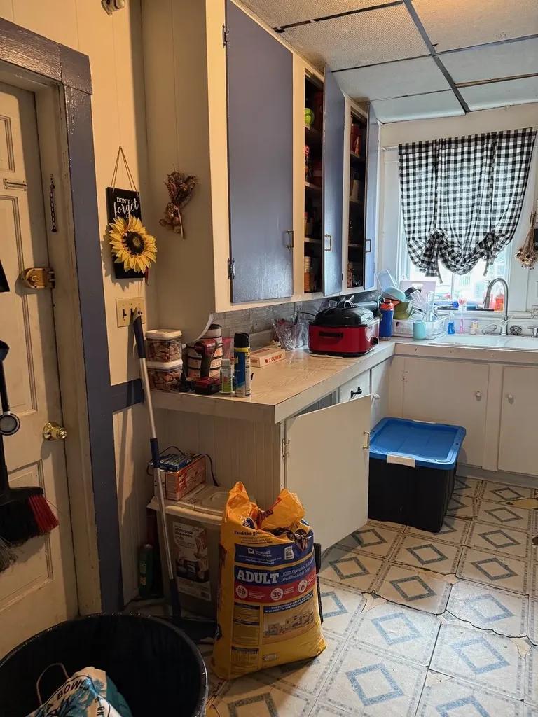 6 Ray Street Manchester NH 03104