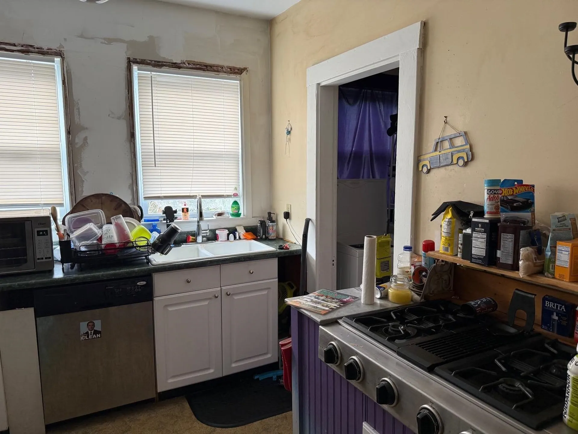 6 Ray Street Manchester NH 03104