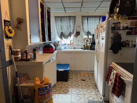 6 Ray Street Manchester NH 03104